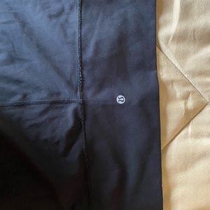 Lululemon Wunder Under leggings size 8